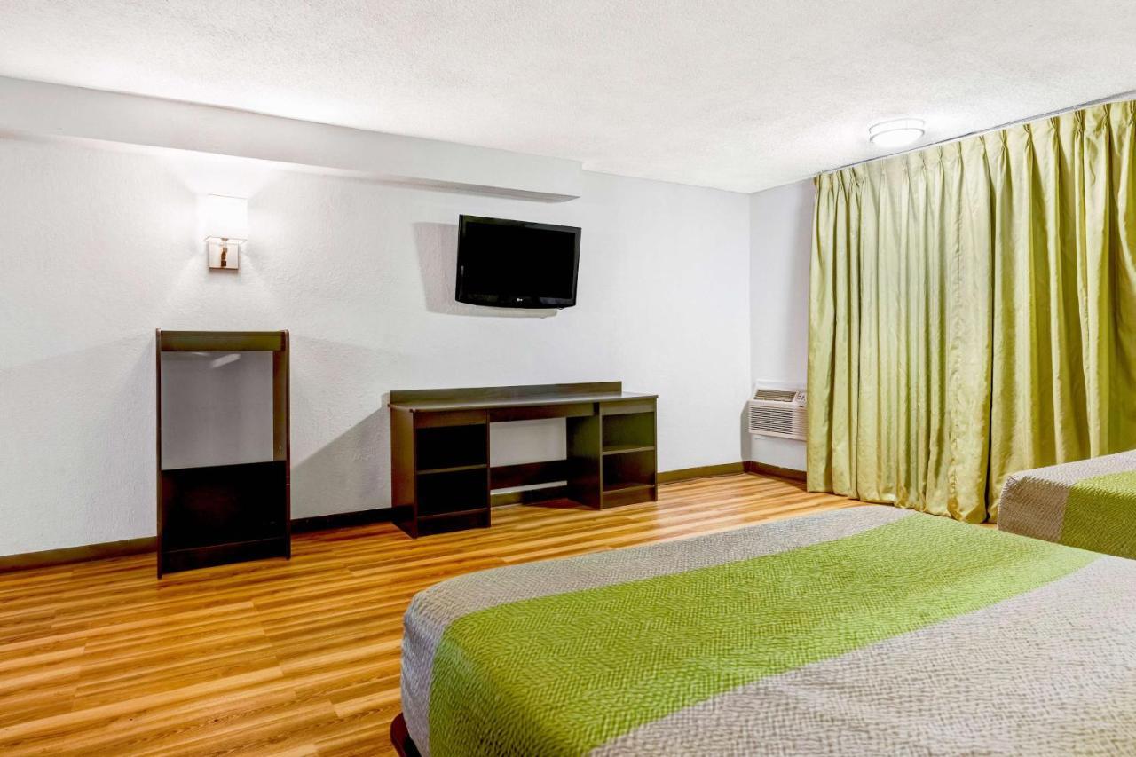 Hotel 6 In Indianapolis